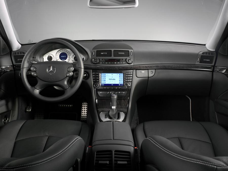  Mercedes-Benz E-Class 2002 года  (фото 82 из 448)